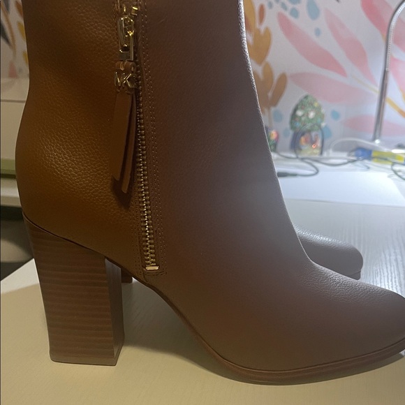 MICHAEL Michael Kors Britt Ankle Boots 8.5M - Picture 1 of 6